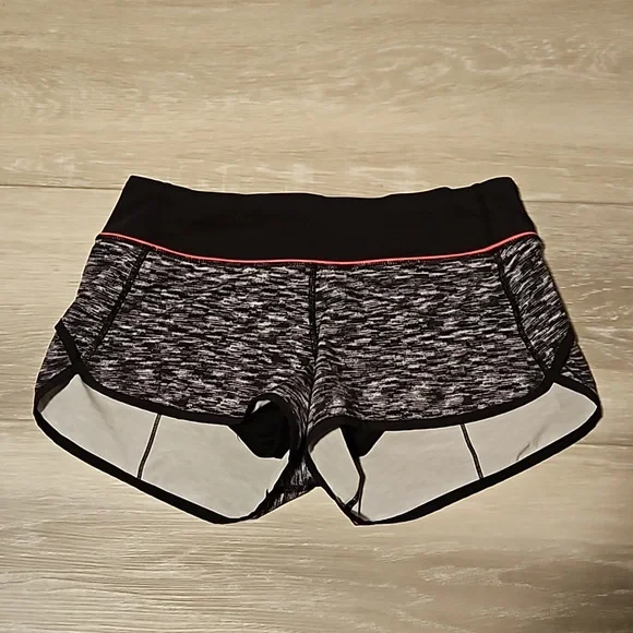 🐰Lululemon Speed Short in Dramatic Static - Picture 4 of 15